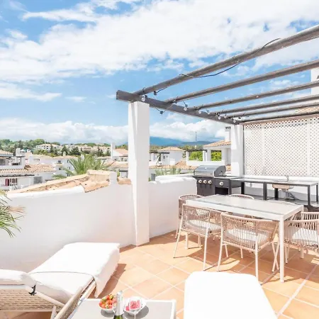 Naranjos Beautiful 1 Bedroom Penthouse 마르베야