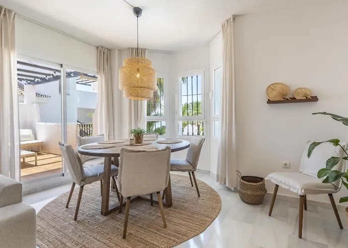 Naranjos Beautiful 1 Bedroom Penthouse * Marbella