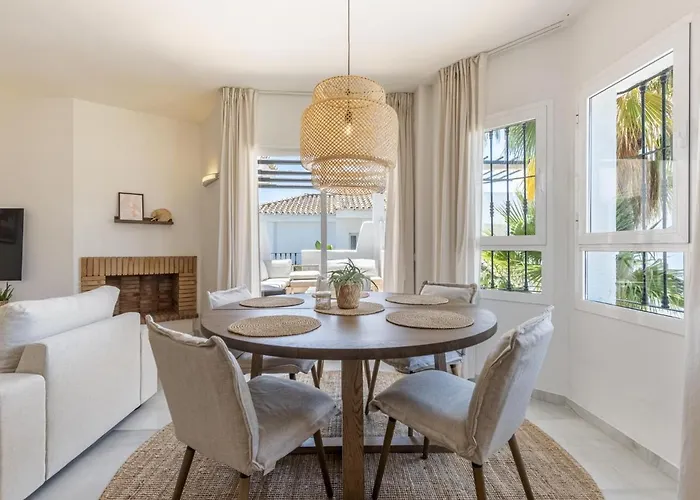 Naranjos Beautiful 1 Bedroom Penthouse Apartamento Marbella