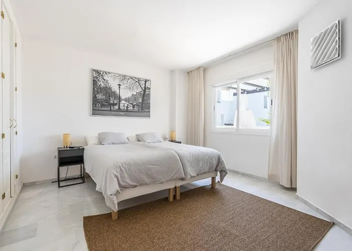 Naranjos Beautiful 1 Bedroom Penthouse Apartamento Marbella