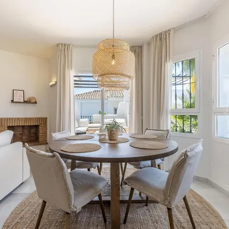 Naranjos Beautiful 1 Bedroom Penthouse Apartment Marbella
