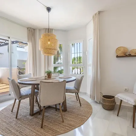 Naranjos Beautiful 1 Bedroom Penthouse * Marbella