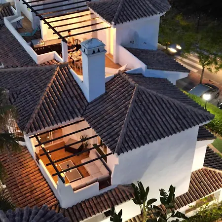 Naranjos Beautiful 1 Bedroom Penthouse Marbella